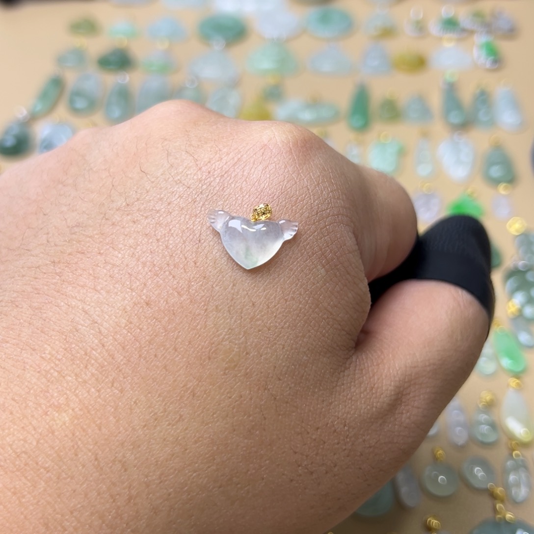 翡翠颈饰18K金镶嵌爱心翅膀