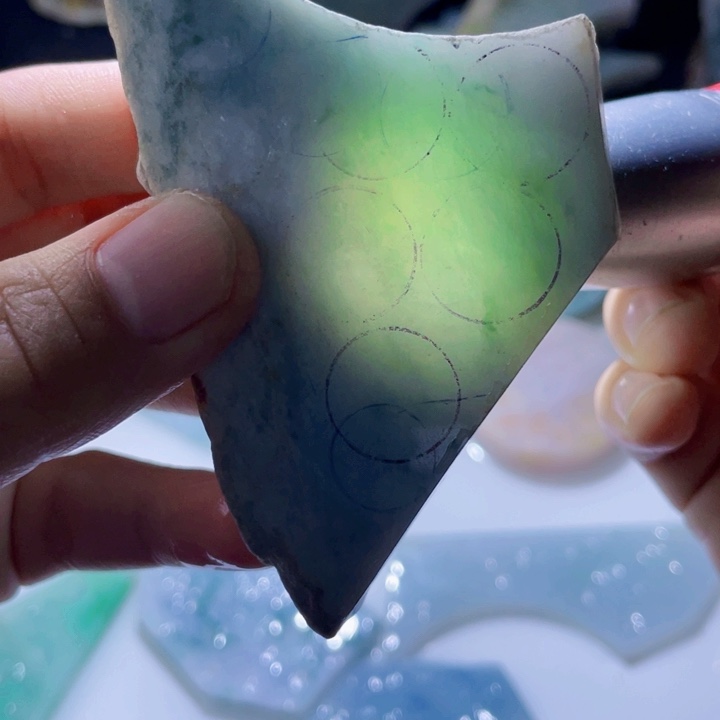 颈饰未镶嵌翡翠天然缅甸翡翠