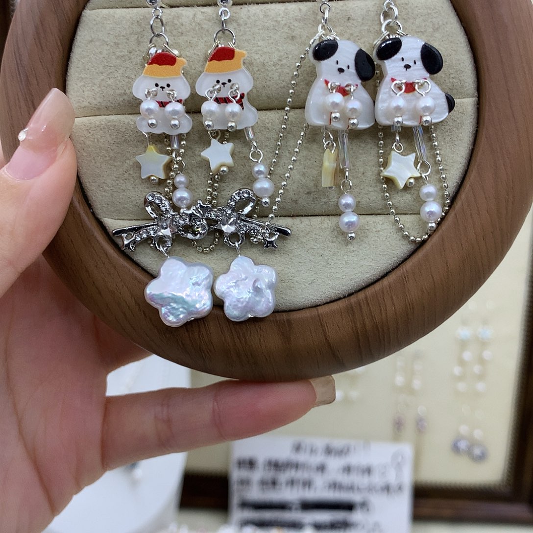 淡水珍珠银S925镶嵌耳饰