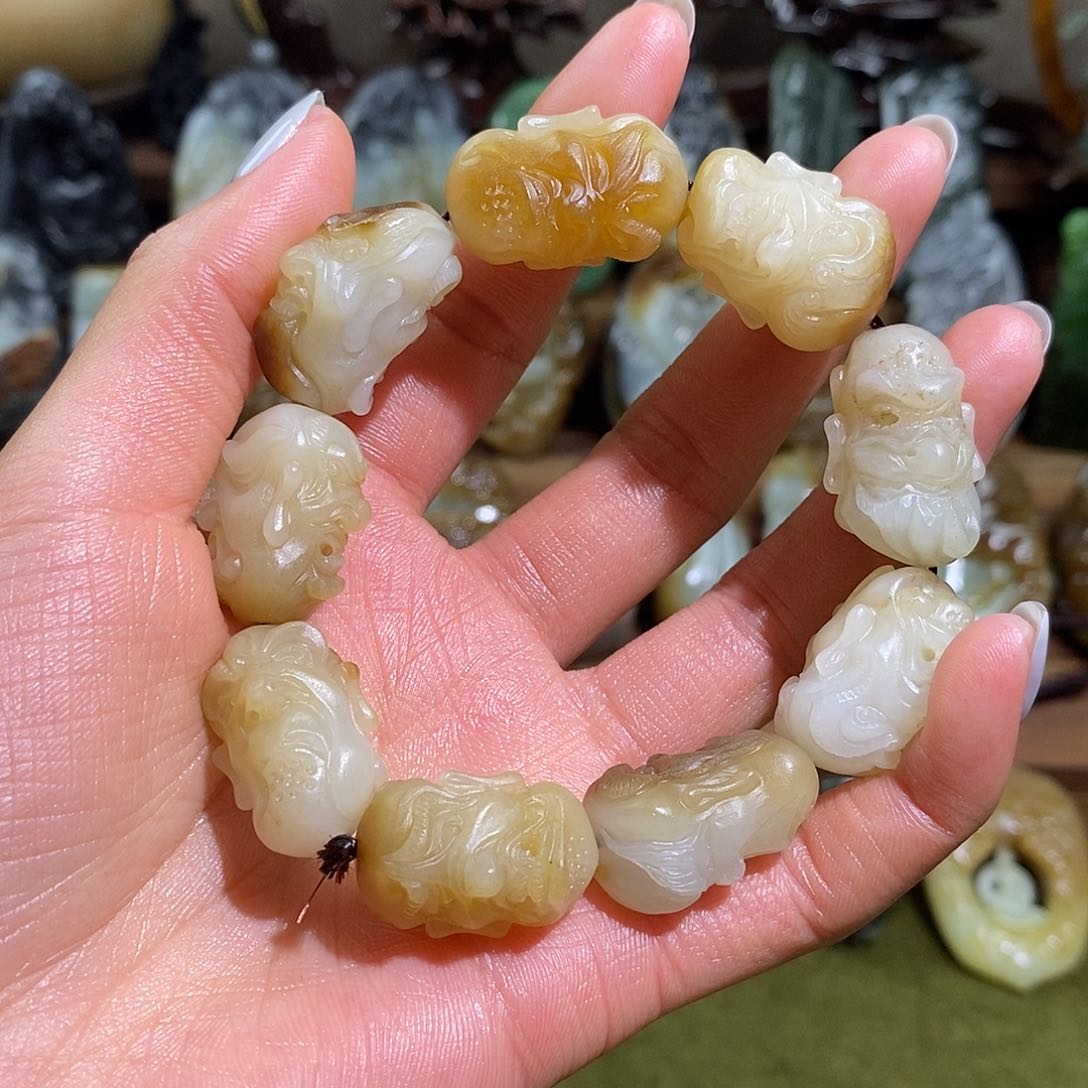 颈饰未镶嵌和田玉