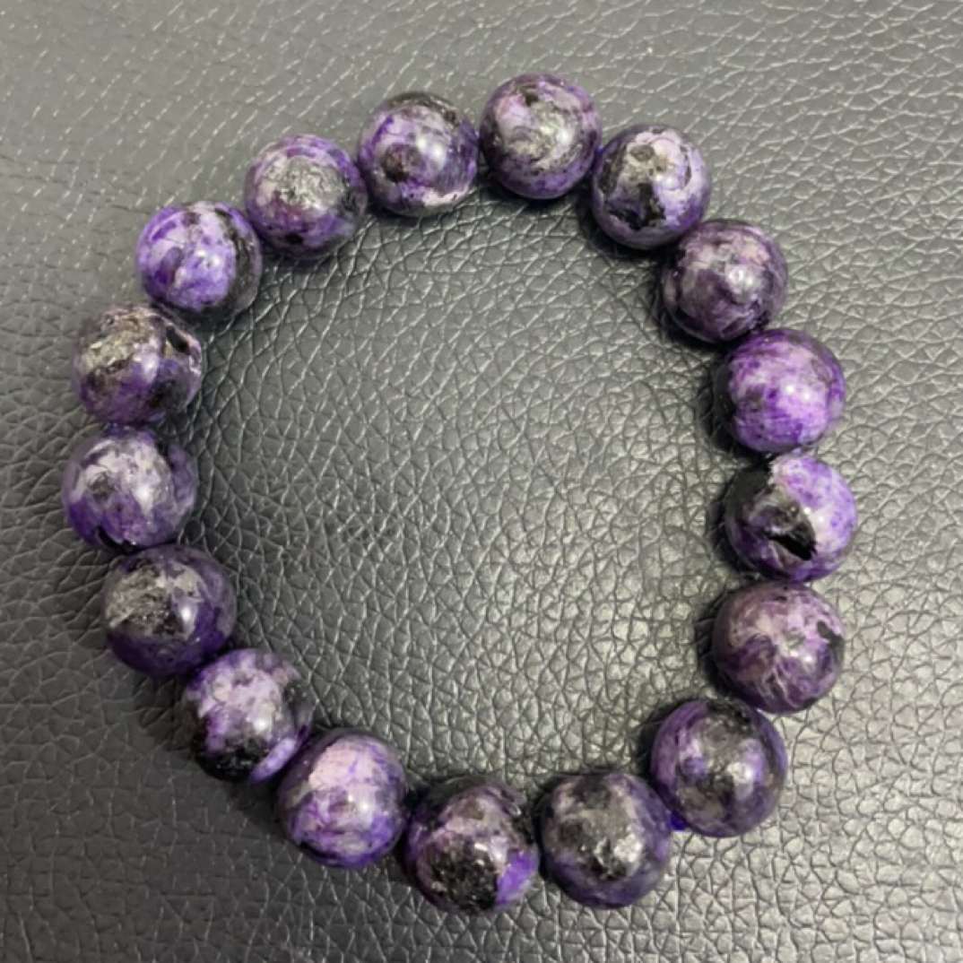  686  卡12赤铁紫舒手串