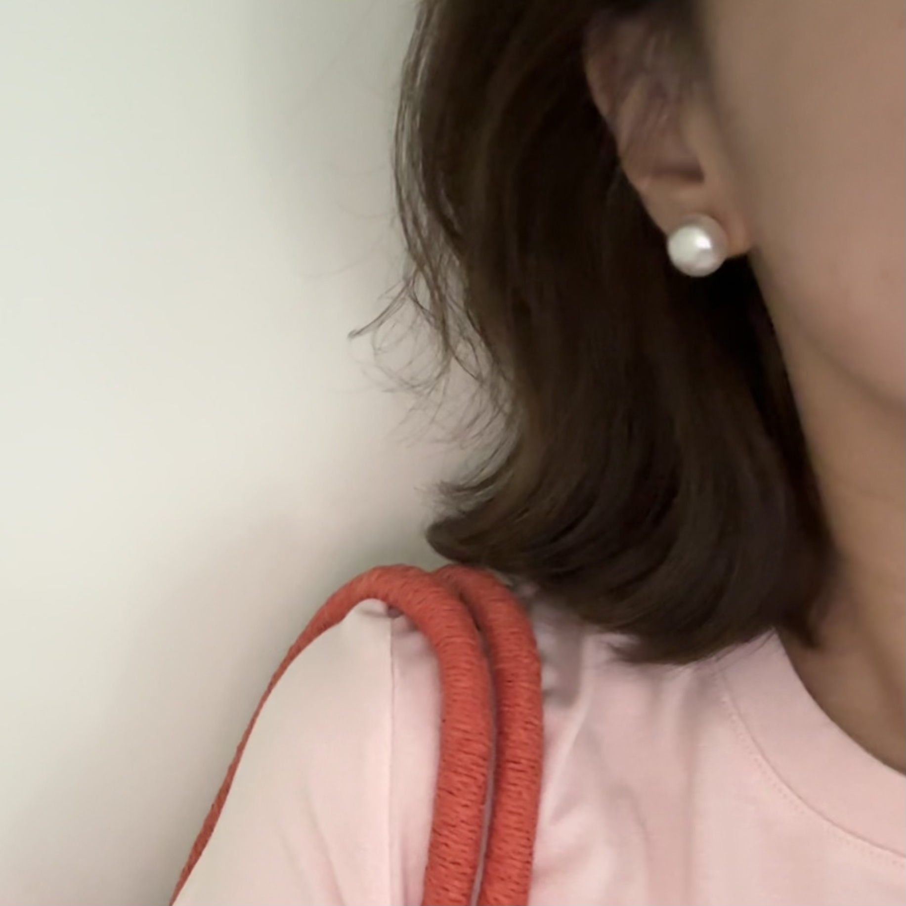 非金属仿珍珠耳饰 非金属仿珍珠耳饰 小众炫彩淡水珠耳钉