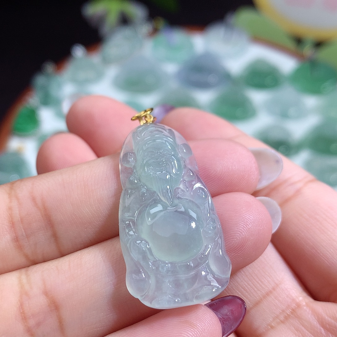 翡翠未镶嵌颈饰财神