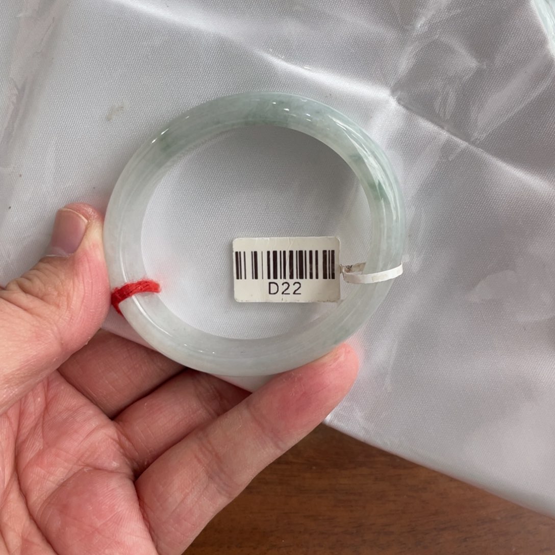 翡翠手镯未镶嵌翡翠手镯