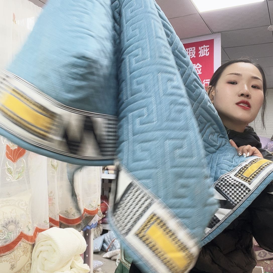 毛绒依**姐啦咯啦咯啦咯啦咯啦