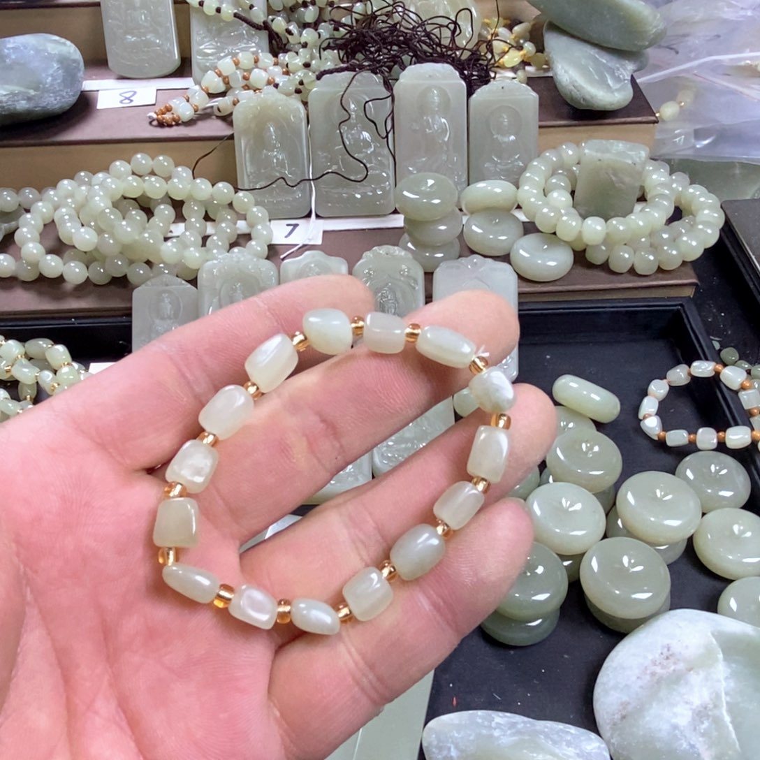 颈饰未镶嵌和田玉໑**052