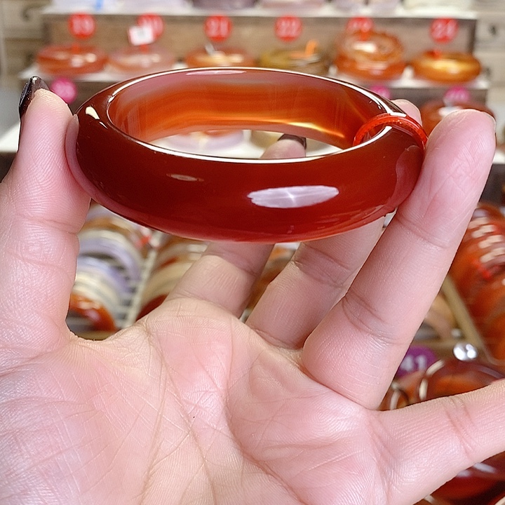 玛瑙/玉髓手镯未镶嵌记****光