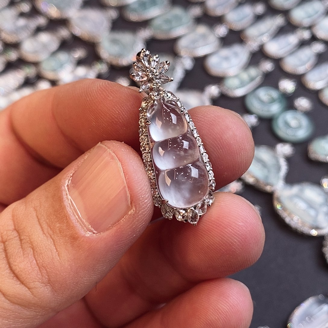 翡翠颈饰18K金镶嵌赵****美豆子