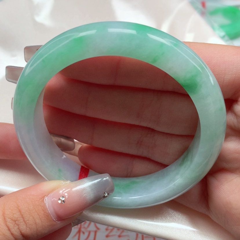 【闪购商品】翡翠手镯未镶嵌55圈