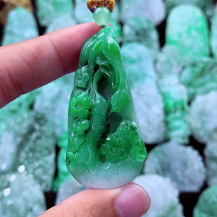 吊坠(不含链)未镶嵌翡翠