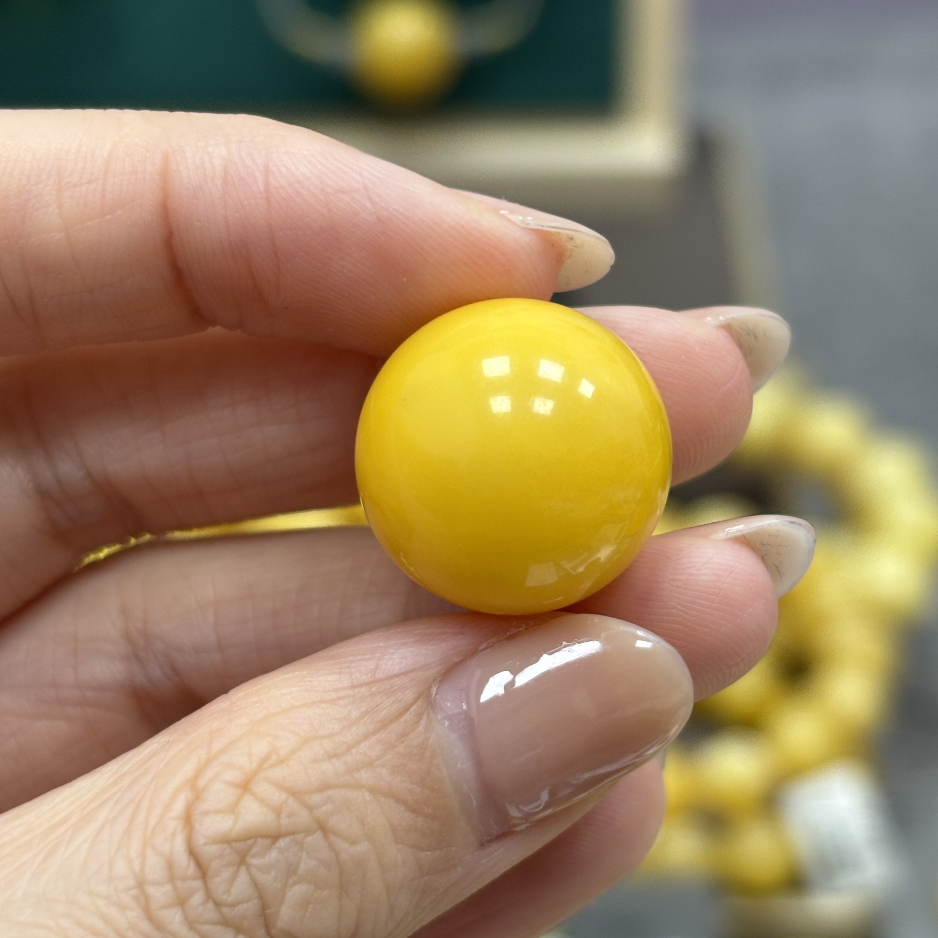 18.2mm带皮色· 小妖珠宝天然原矿琥珀蜜蜡
