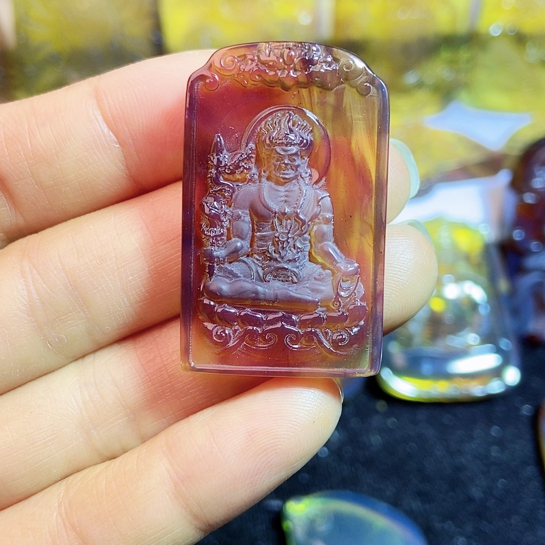 琥珀颈饰未镶嵌不动明王