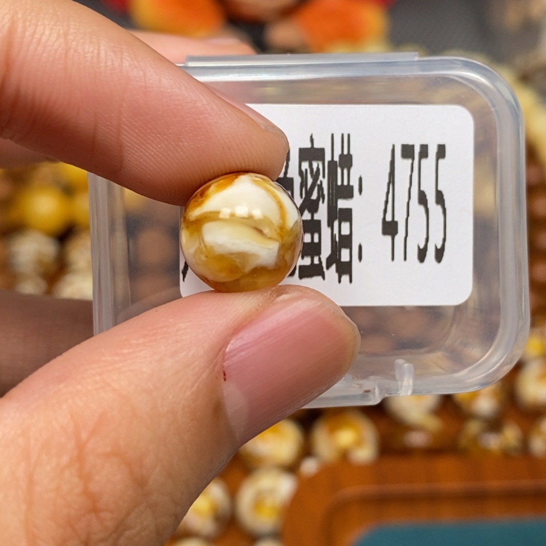 蜜蜡未镶嵌珠宝奇石4755