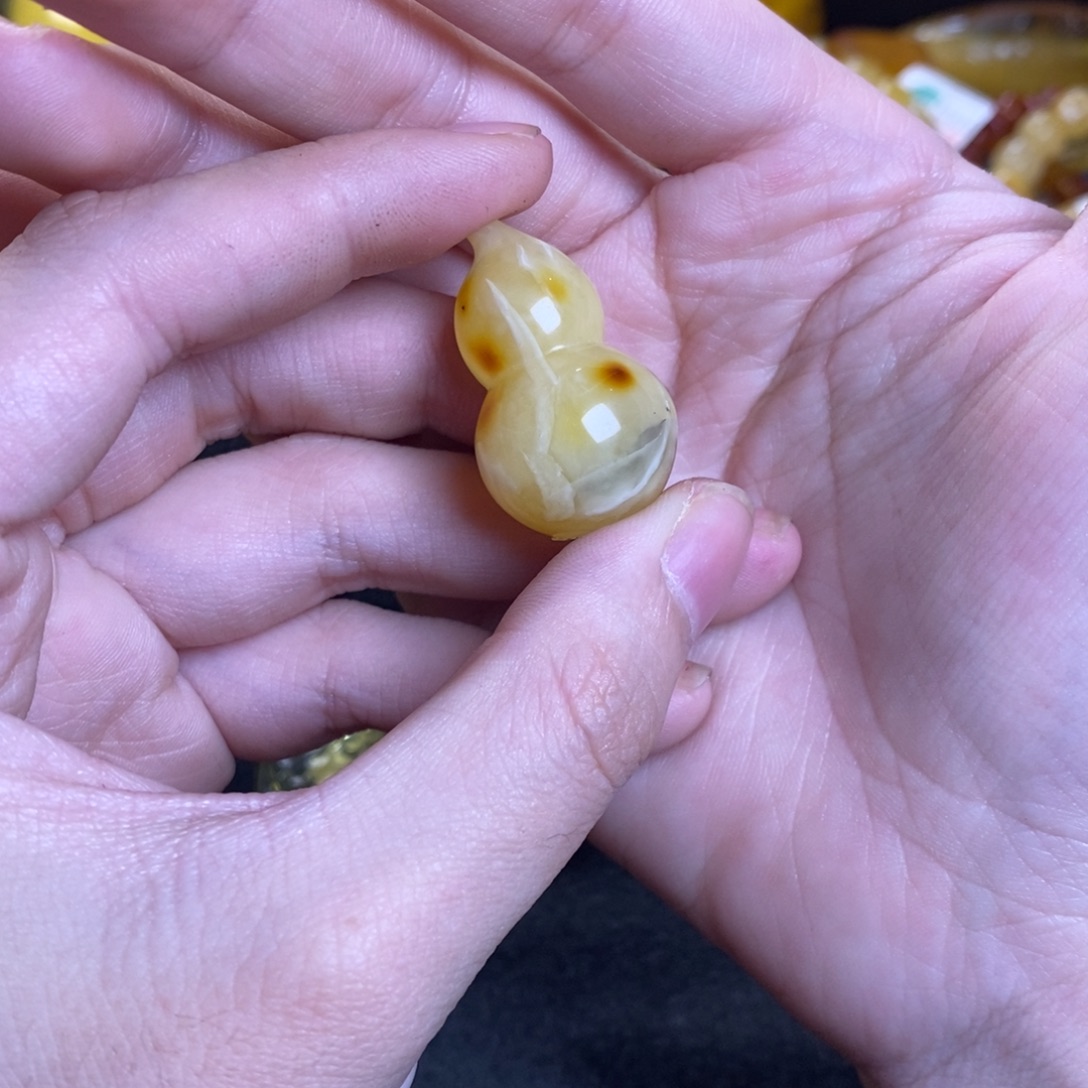 琥珀未镶嵌珠宝奇石