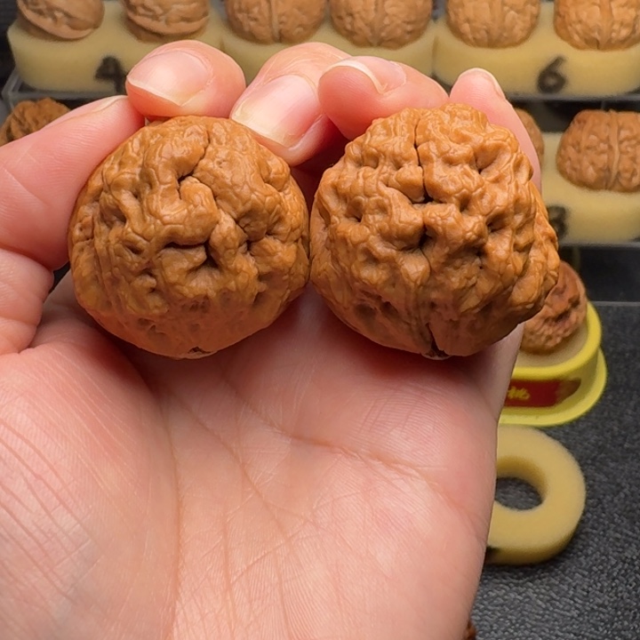 帅***桥把件文玩核桃云乾坤