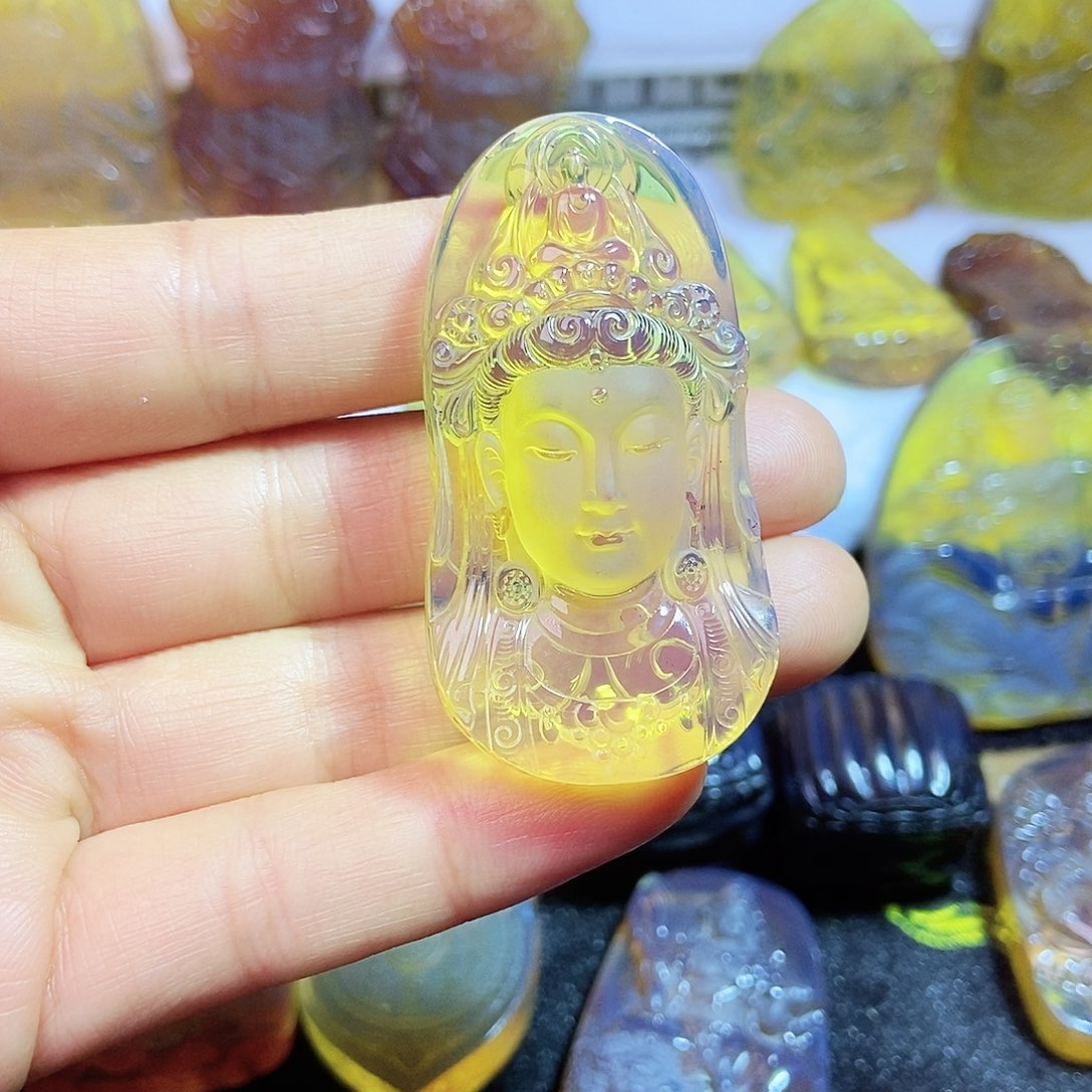 琥珀颈饰未镶嵌观音菩萨