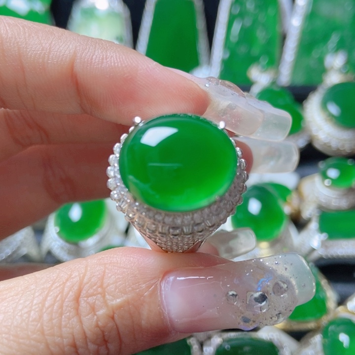 翡翠颈饰未镶嵌1659278。