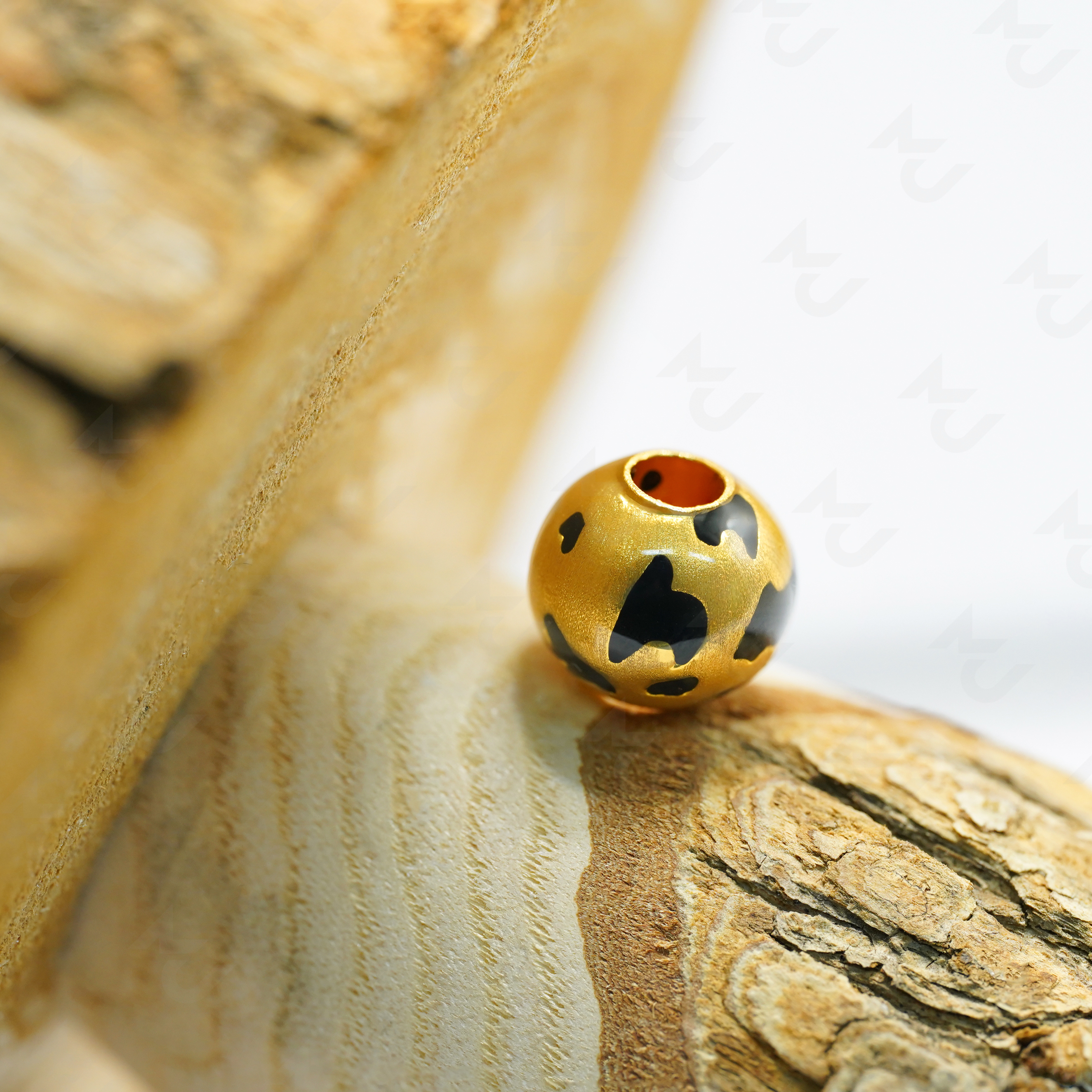 【通体18k金】 豹纹路路通 烤漆工艺精致挂件【QL07458】