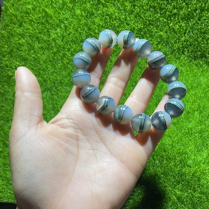 玛瑙/玉髓手串未镶嵌←**←