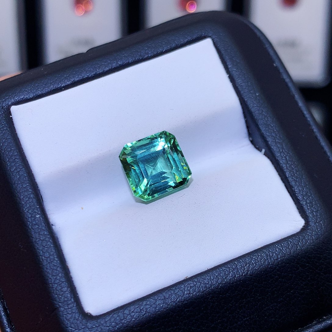 碧玺裸石未镶嵌4.48克拉