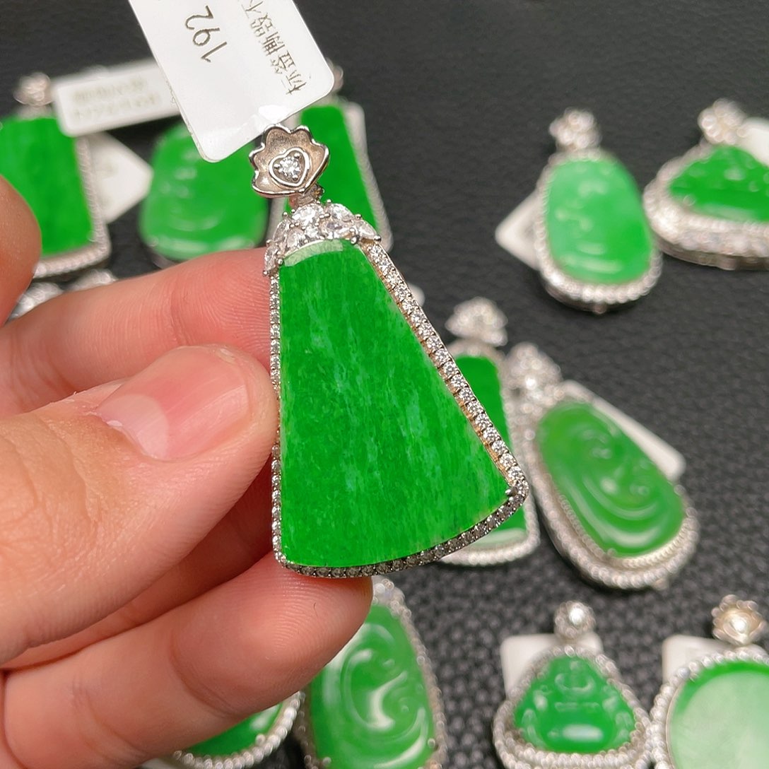 【闪购商品】翡翠吊坠(不含链)银S925镶嵌