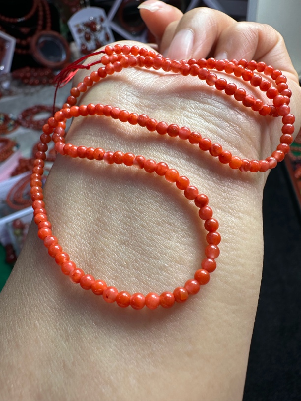 正品南红川料 重3.4克 尺寸2➕ 约158颗 干净大部分无杂裂