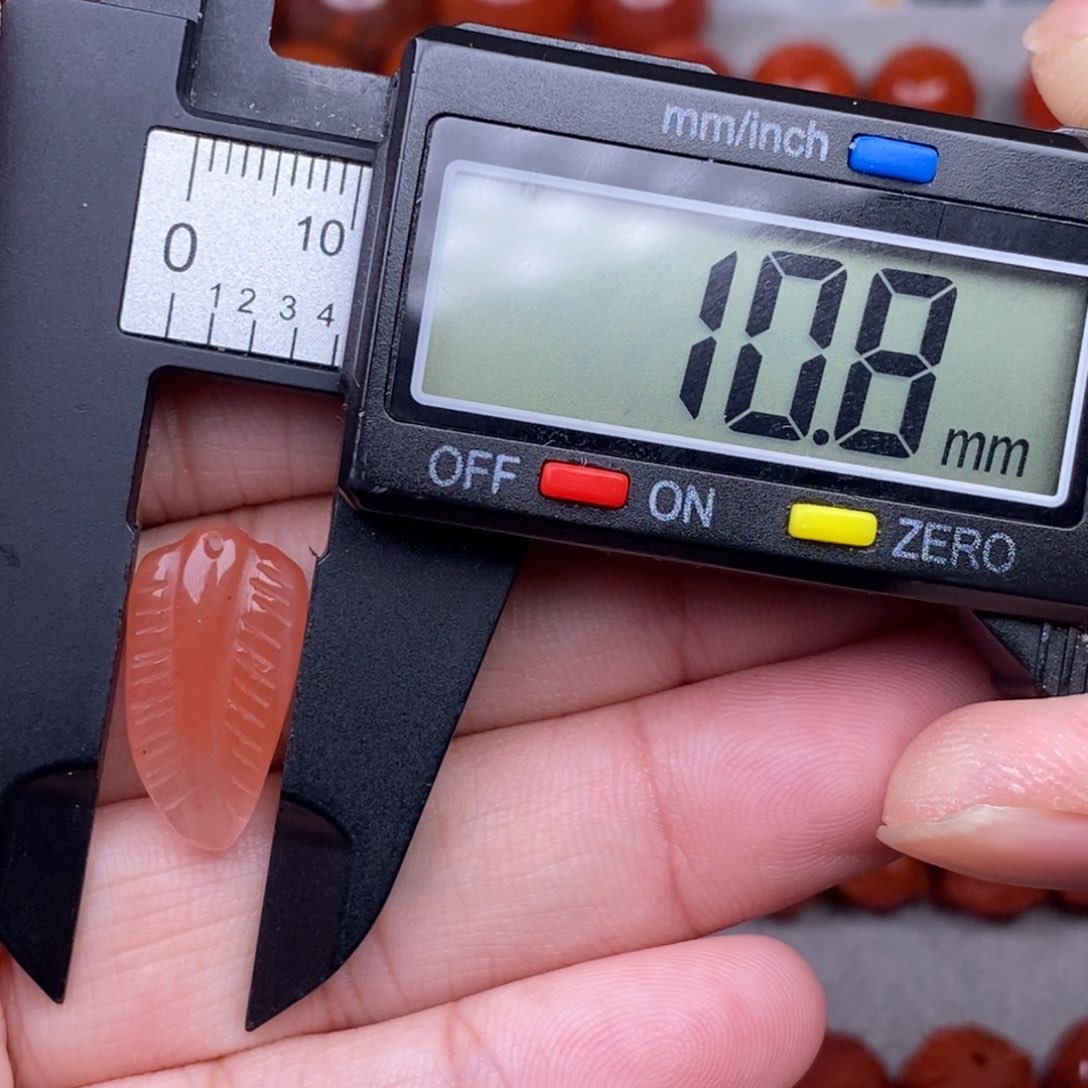 南红玛瑙配饰未镶嵌