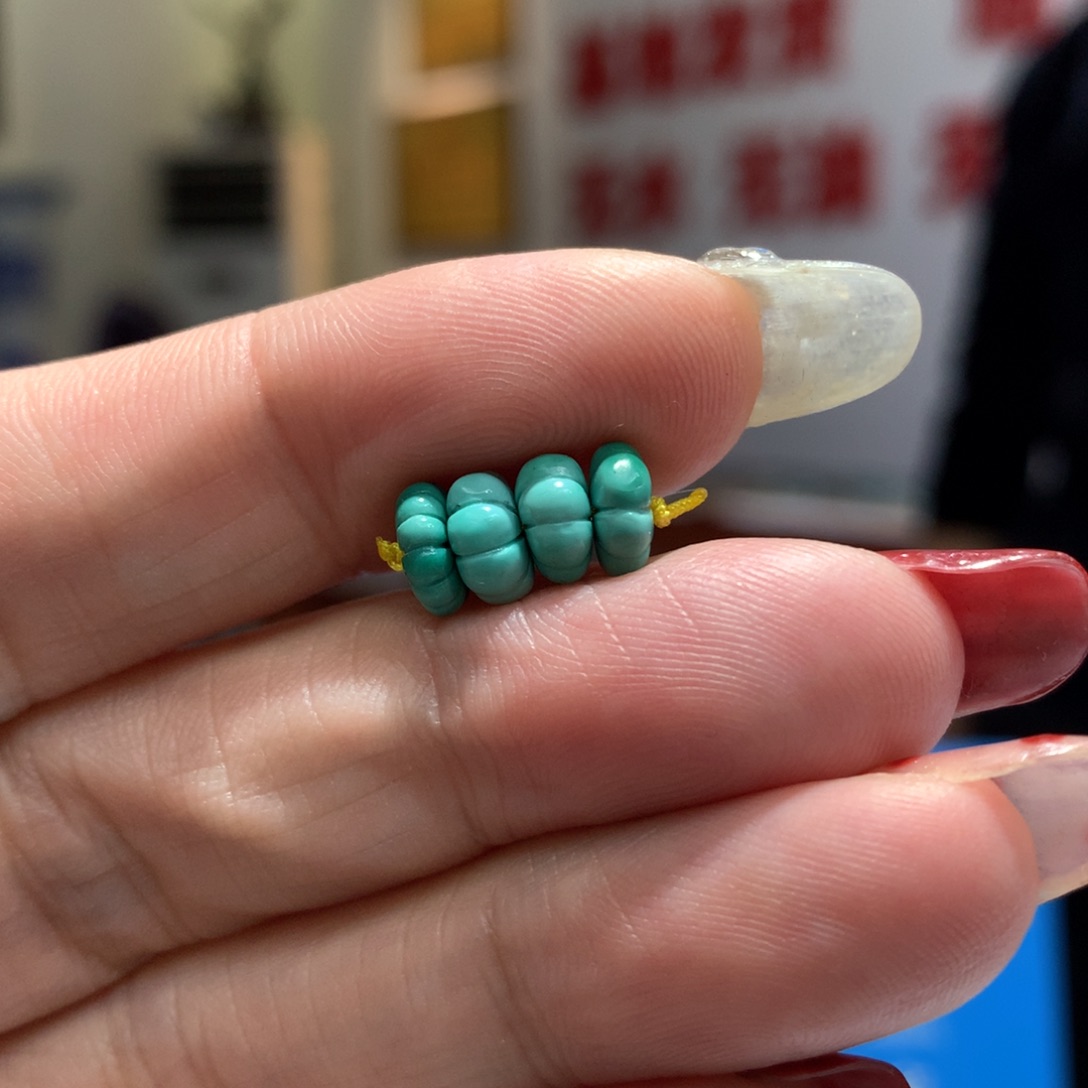 绿松石配饰未镶嵌