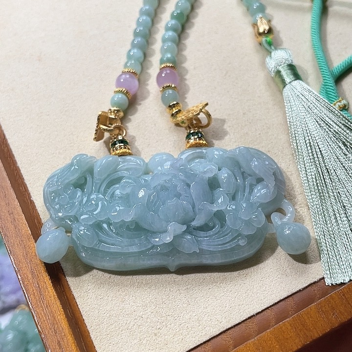 翡翠颈饰未镶嵌翡翠吊坠