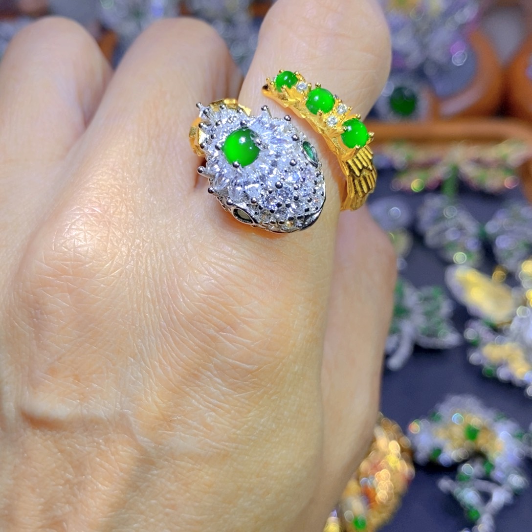 翡翠颈饰银S925镶嵌天然翡翠