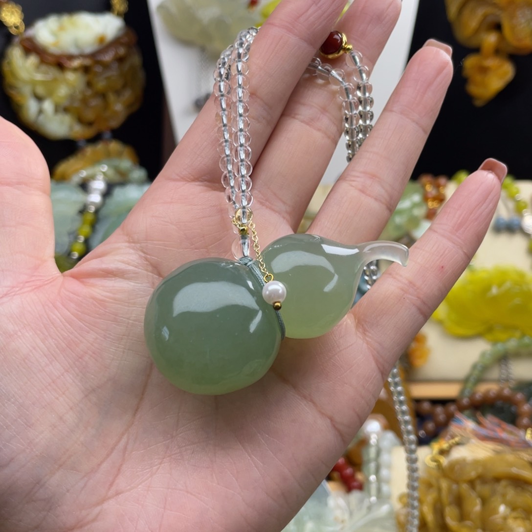 未镶嵌蛇纹石玉颈饰