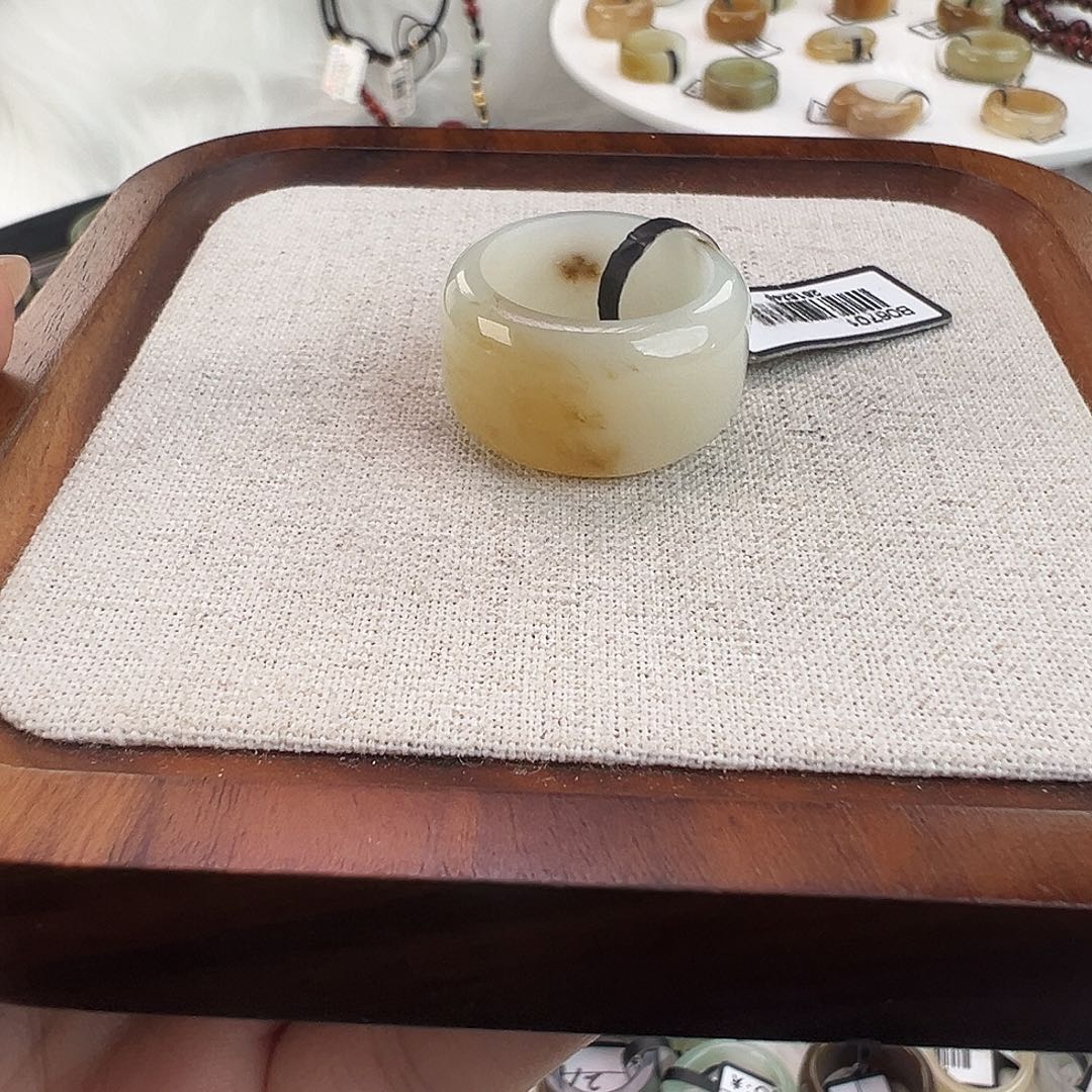 和田玉未镶嵌戒指w30一口糖圆切18.0不退换