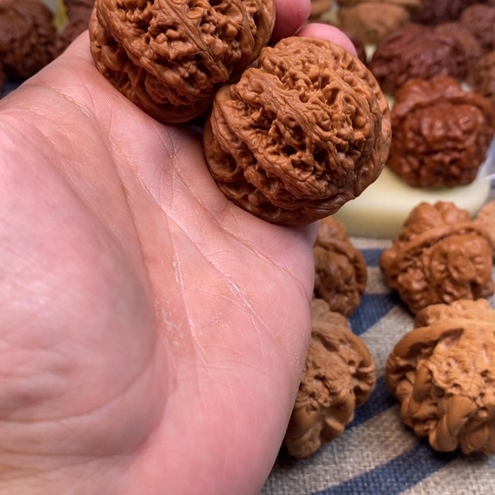 文玩核桃把件山*海核桃