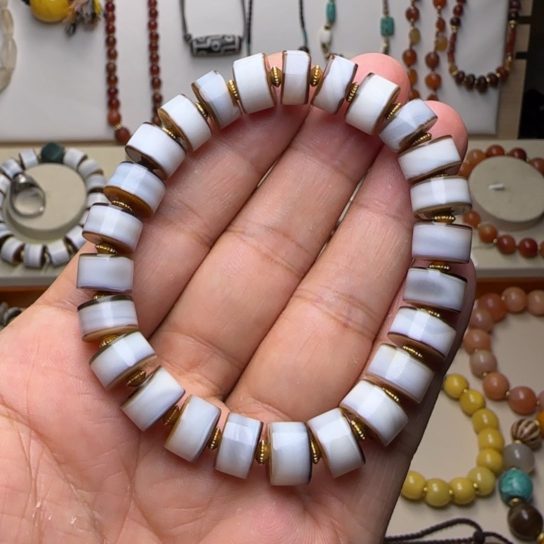 玛瑙/玉髓颈饰未镶嵌