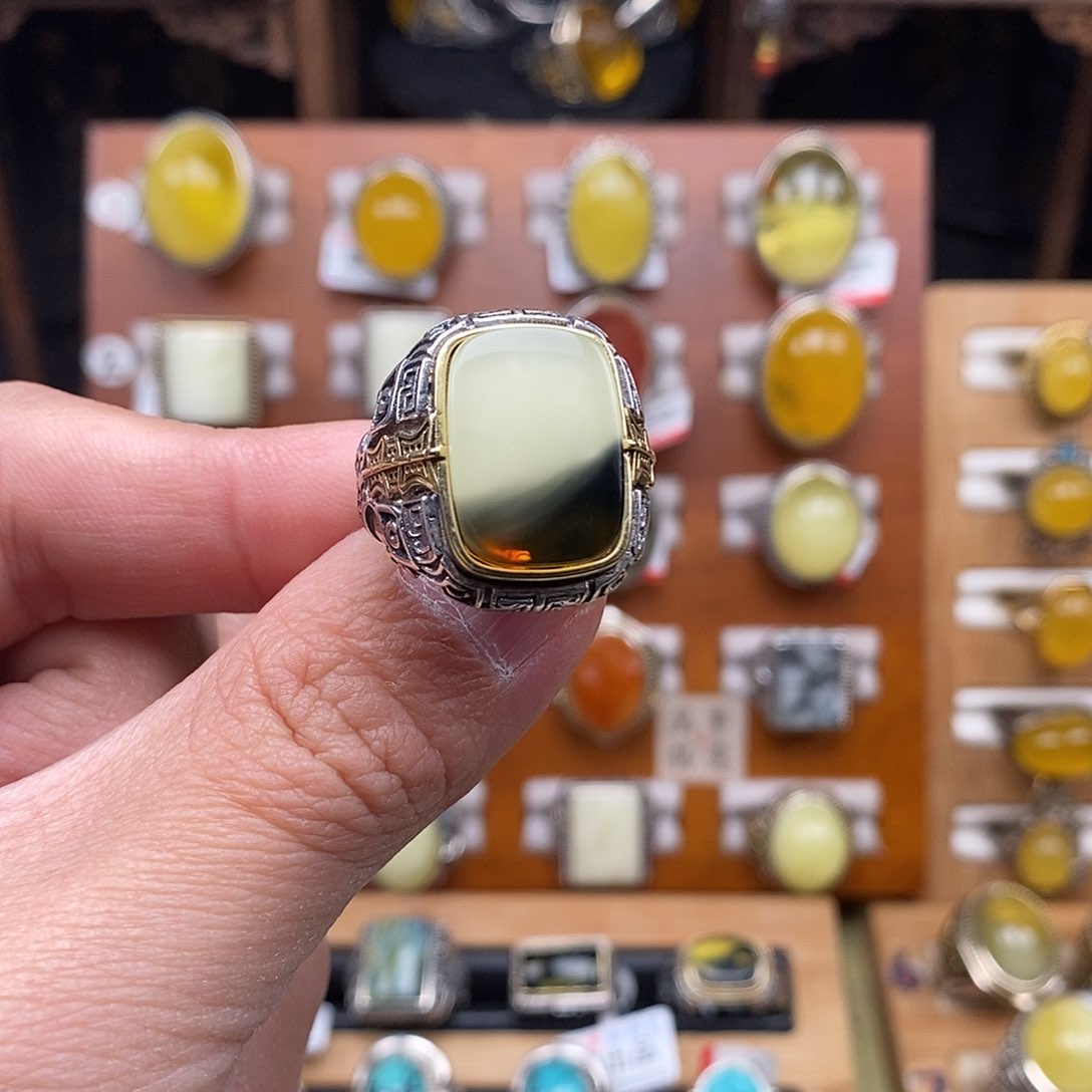 琥珀戒指银S925镶嵌蜜蜡