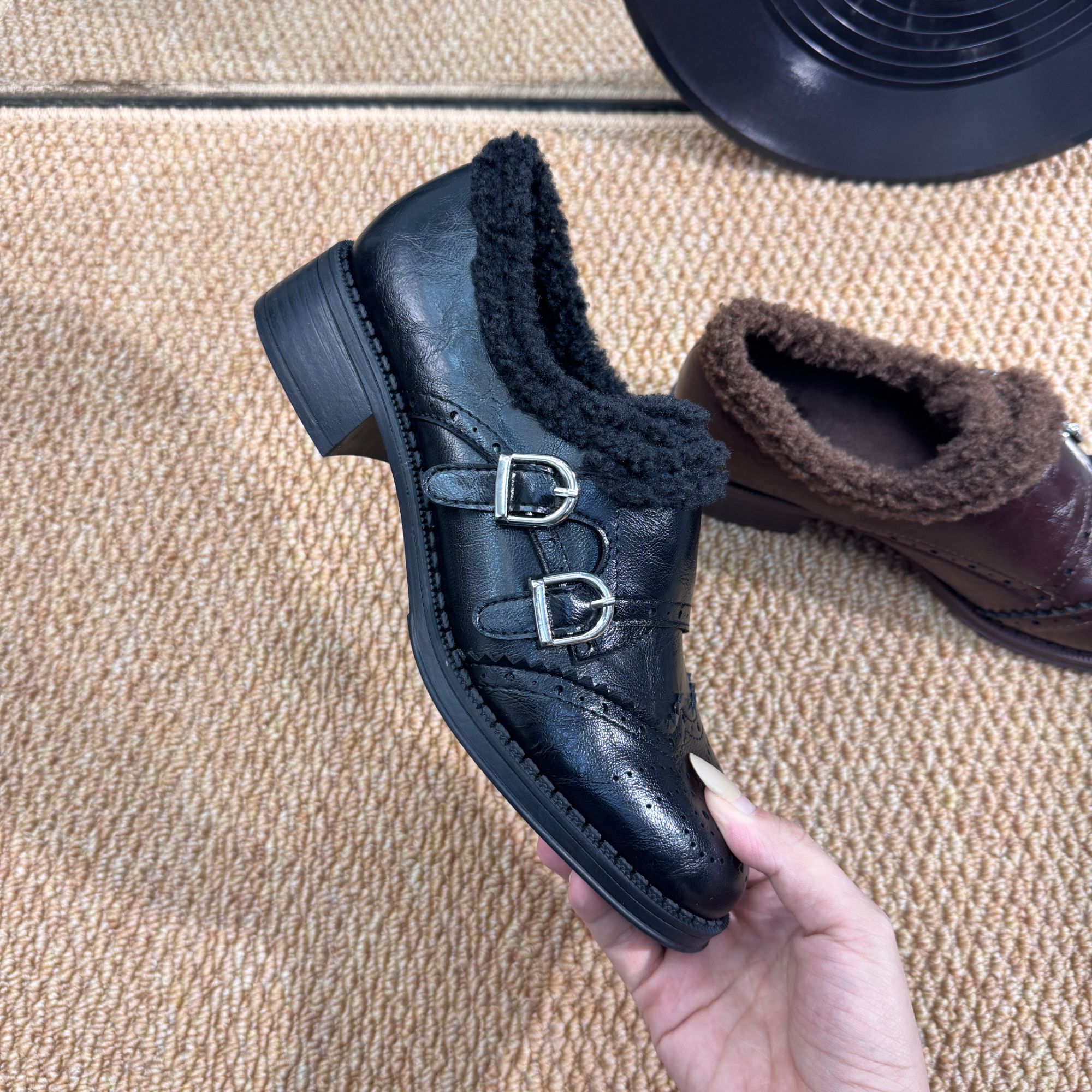 跟高4cm牛皮乐福鞋保暖英伦风冬季布洛克鞋休闲风圆头时尚百搭