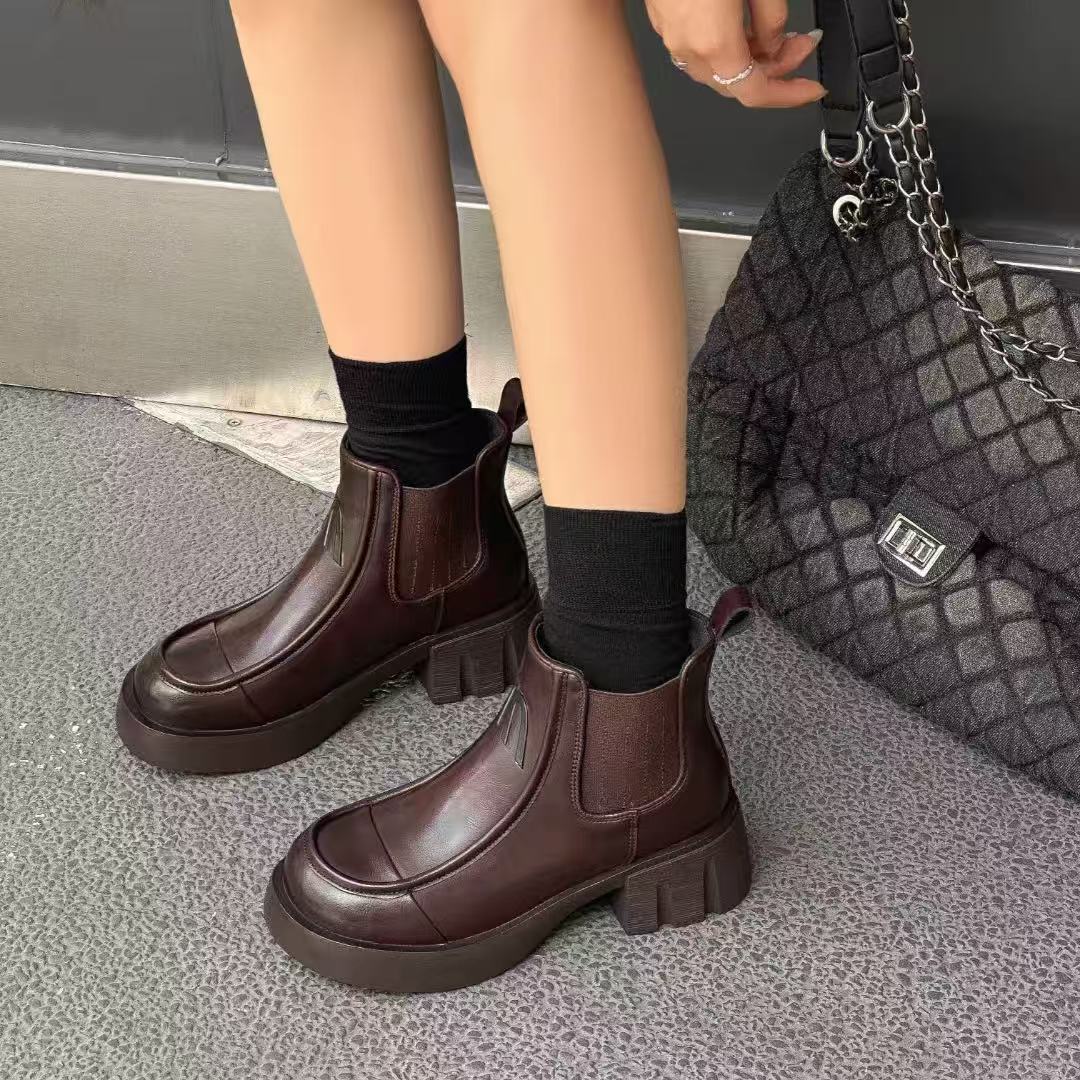 C5000 棕色 秋冬时尚圆头女短靴马丁靴  烟筒靴