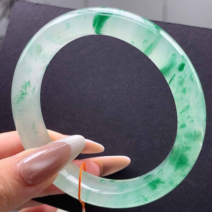 未镶嵌手镯石英质玉