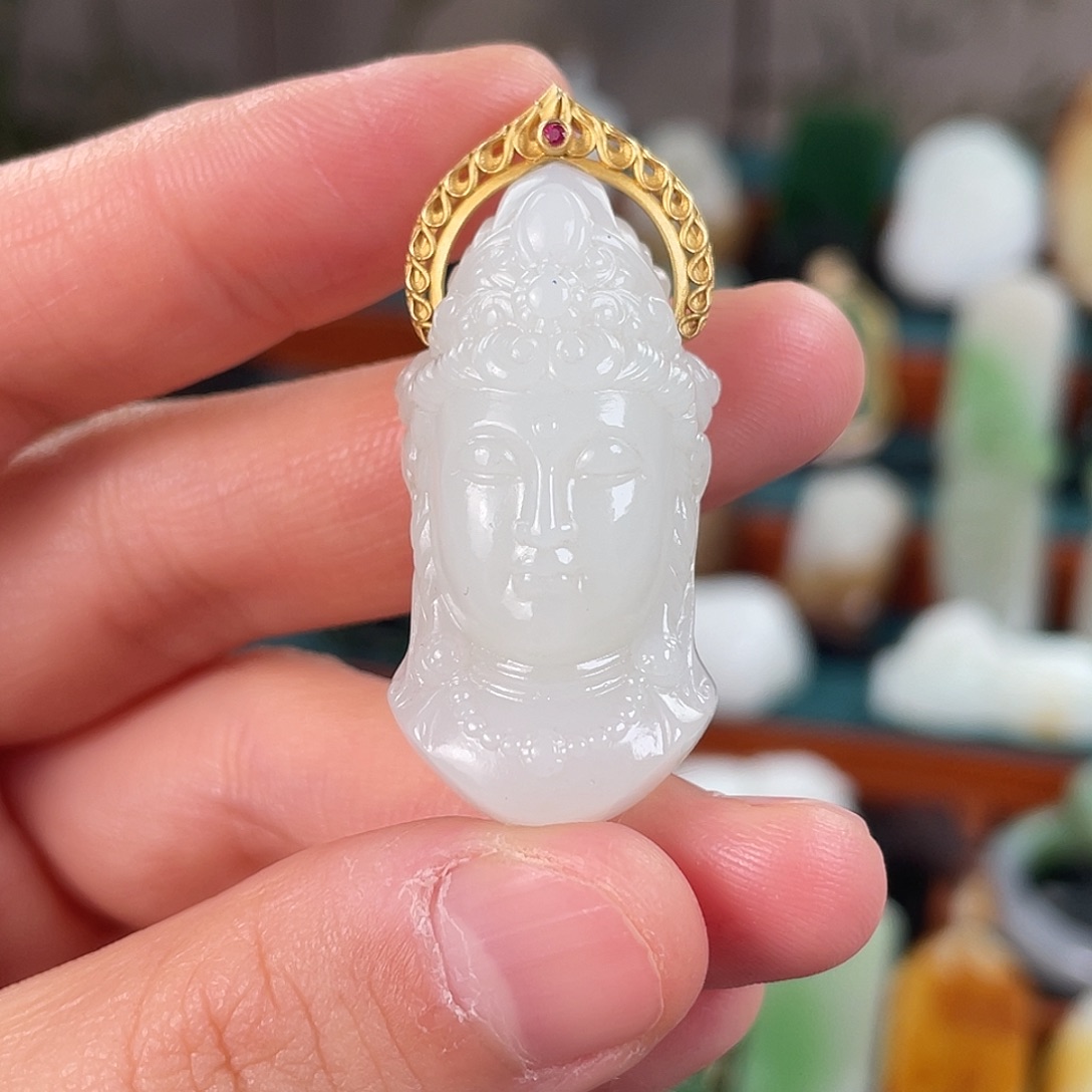 和田玉18K金镶嵌挂件