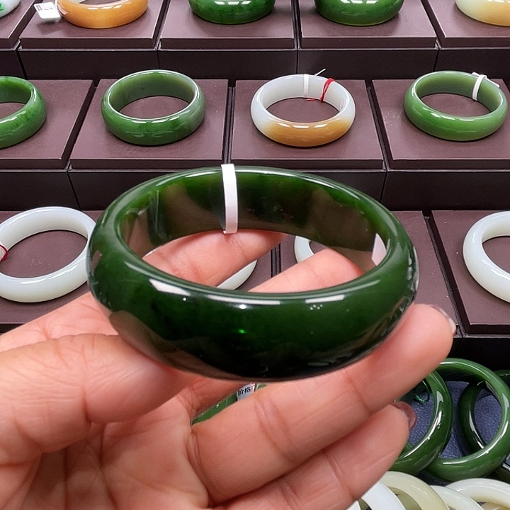 和田玉（碧玉）未镶嵌手镯5758