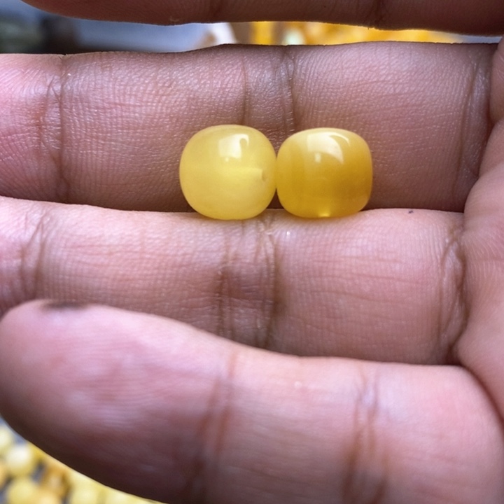 琥珀裸石未镶嵌30号10.2*9.2左右微瑕