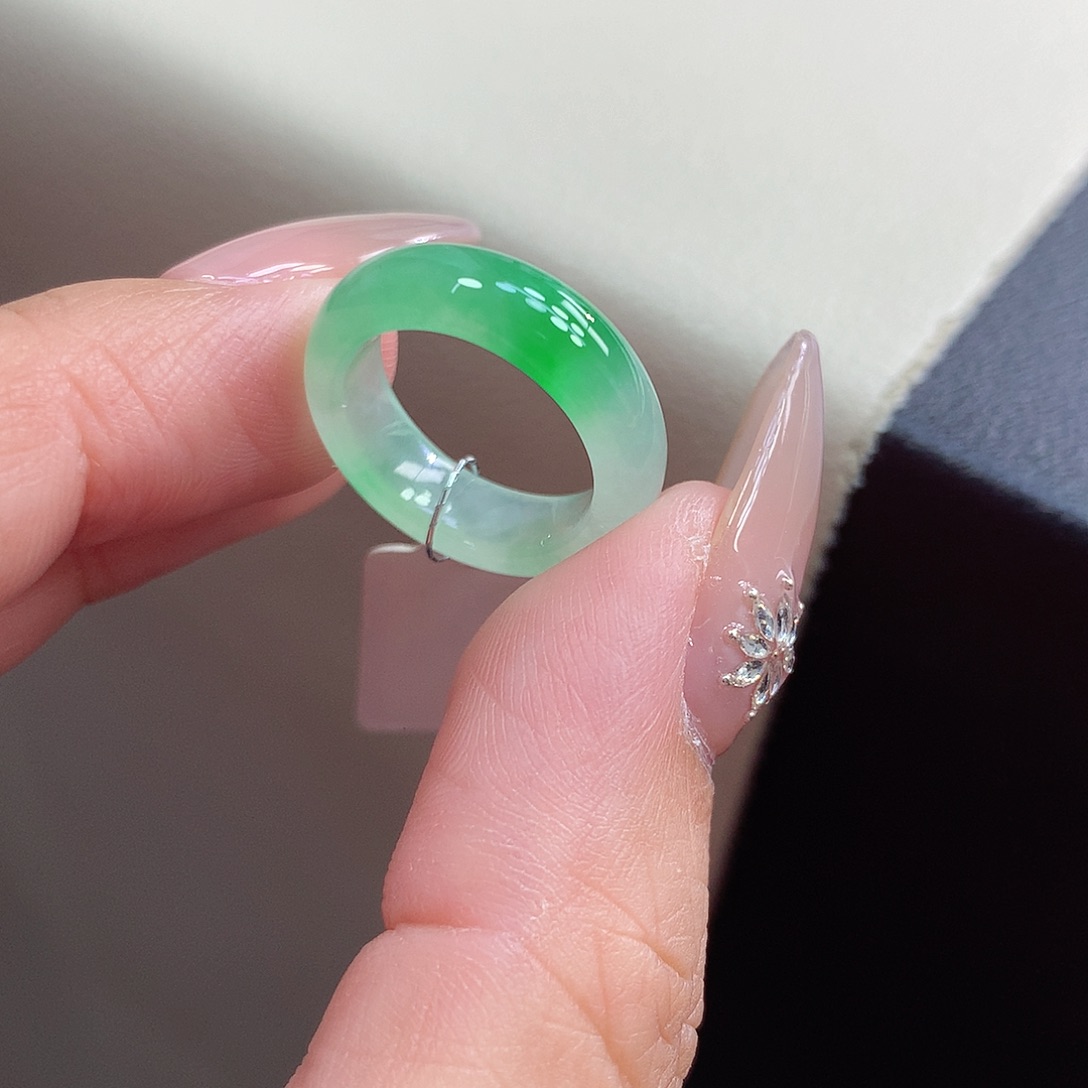 翡翠未镶嵌戒指8号