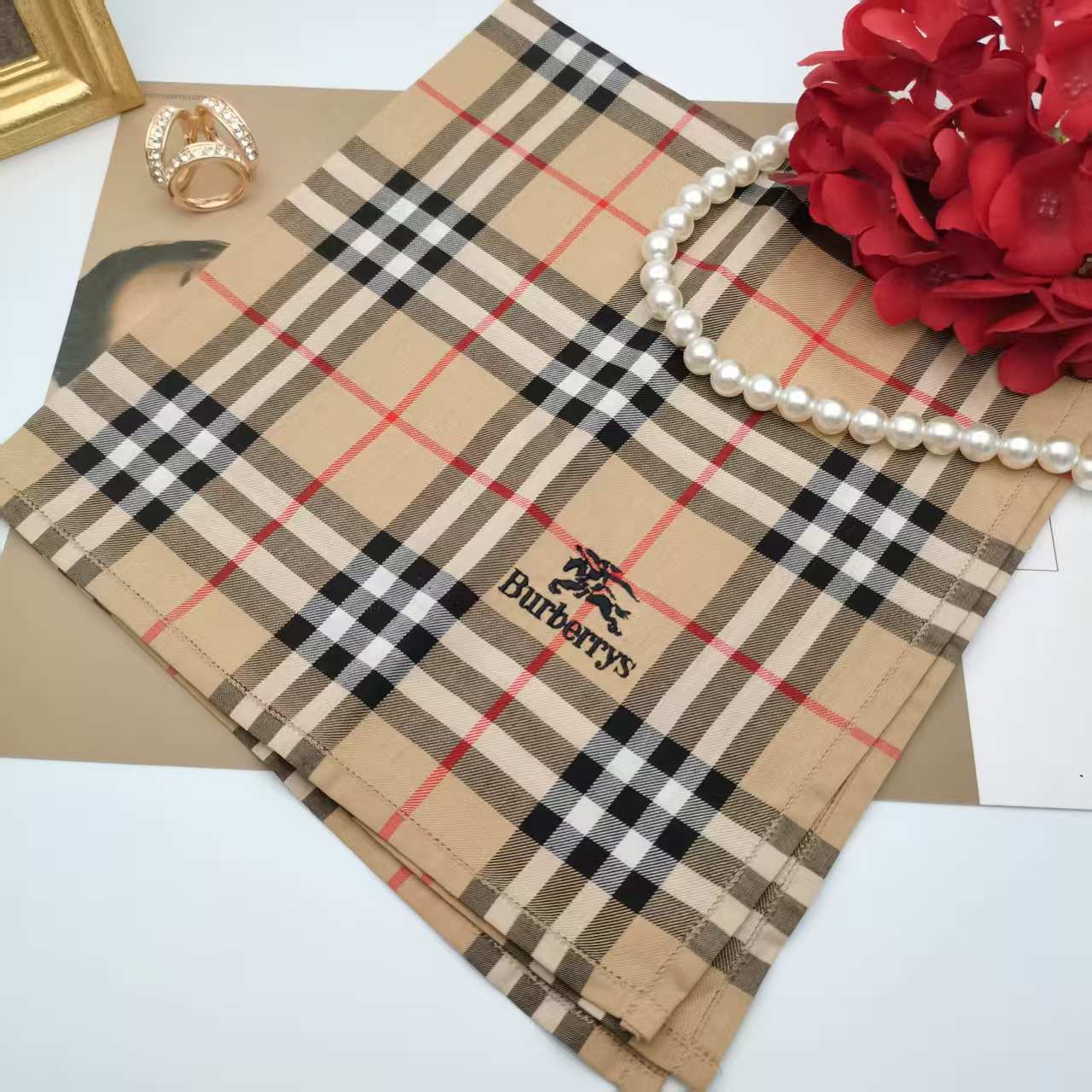 99新 BURBERRY/博柏利 海囤/巴宝莉/丝巾/xh93851