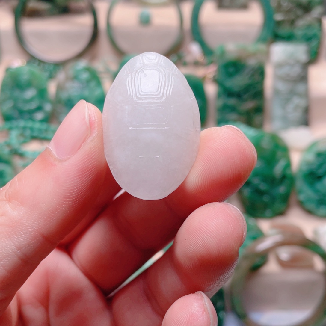 独山玉未镶嵌颈饰