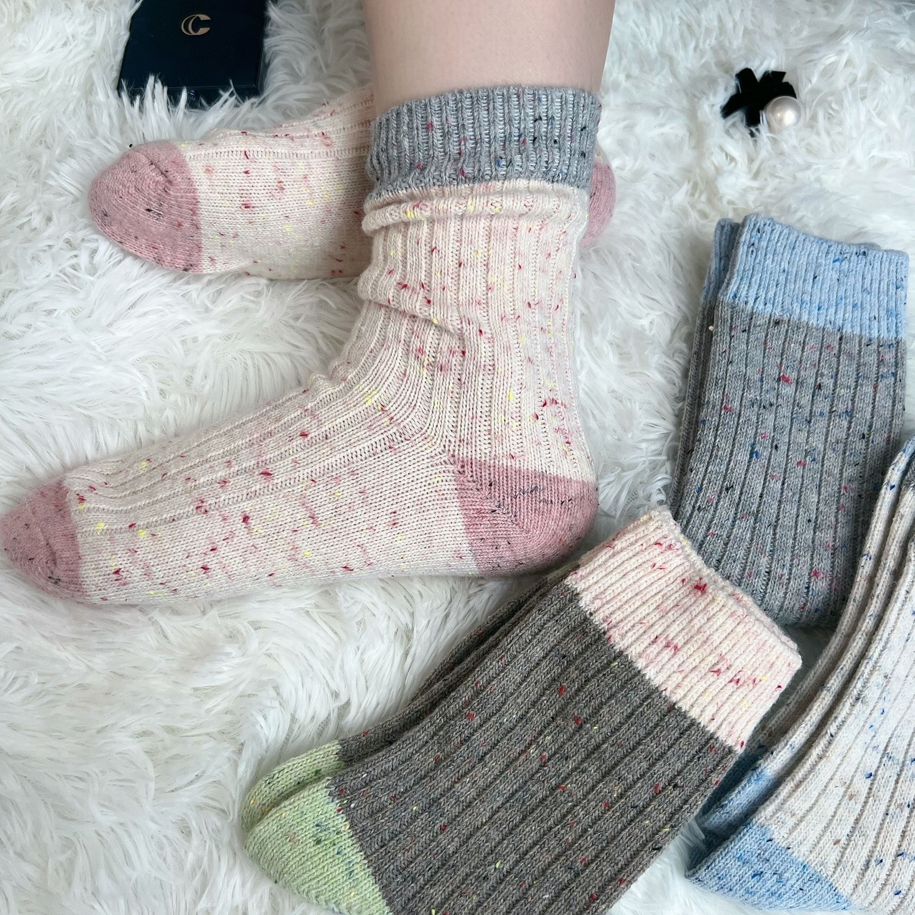 [蔓小棉007] 四色提花点纱女中筒袜时尚洋气款