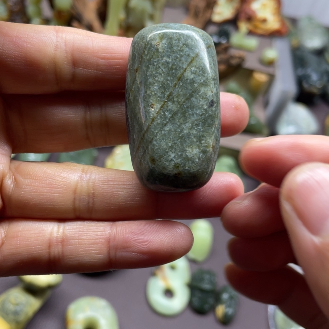 岫岩河磨玉（透闪石质玉）未镶嵌珠宝奇石