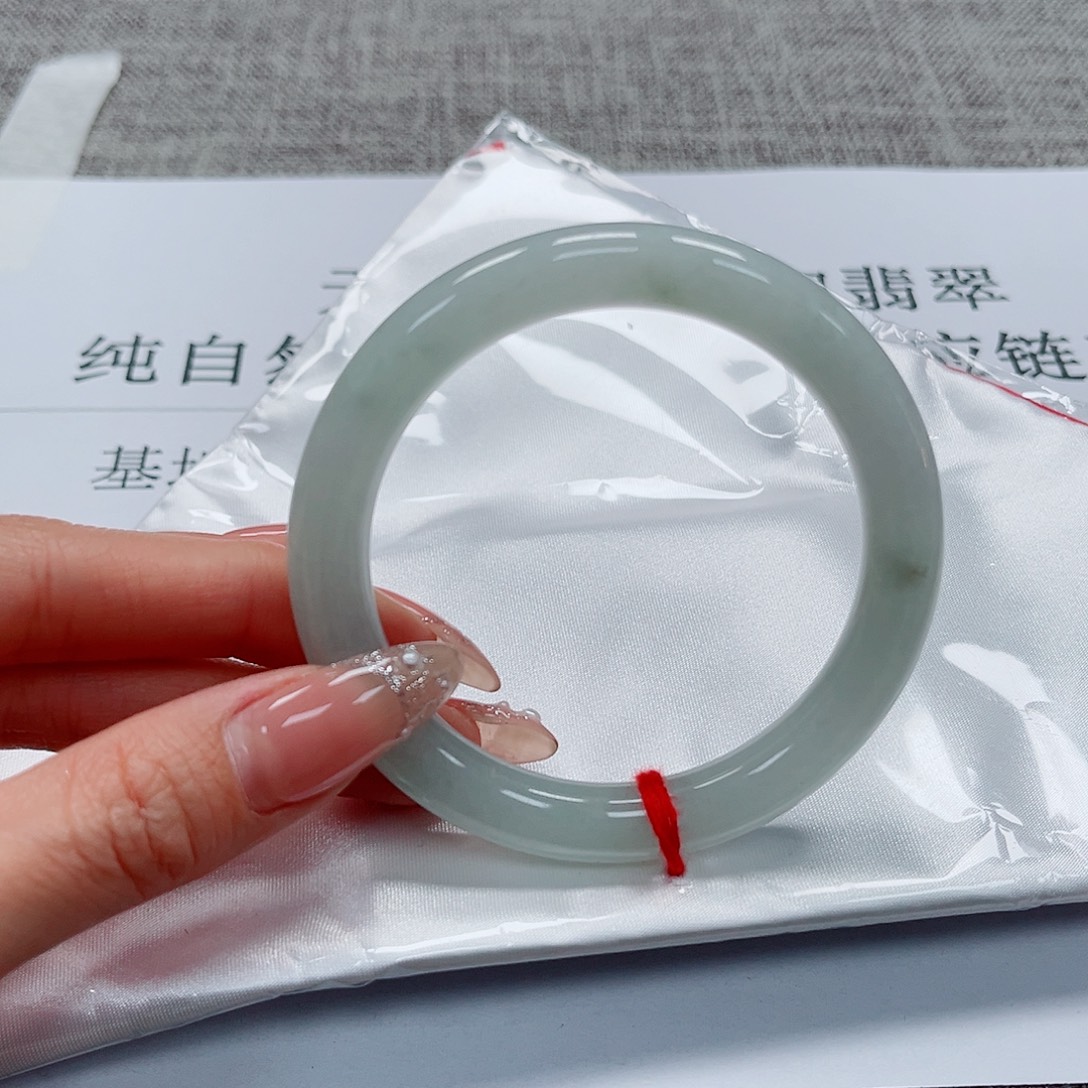 翡翠未镶嵌手镯手镯