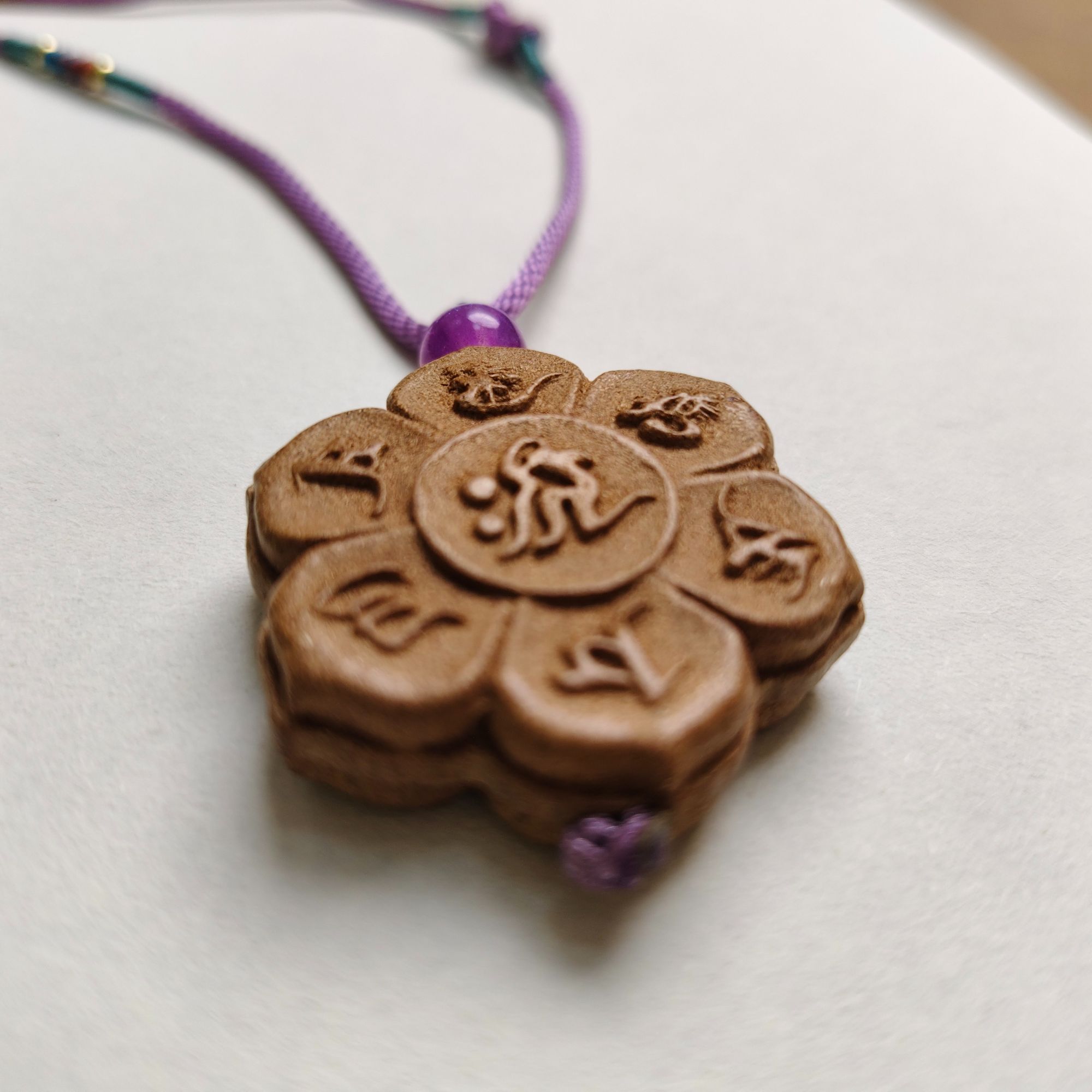 非遗传承古法木樨香双面香牌(六字真言图)