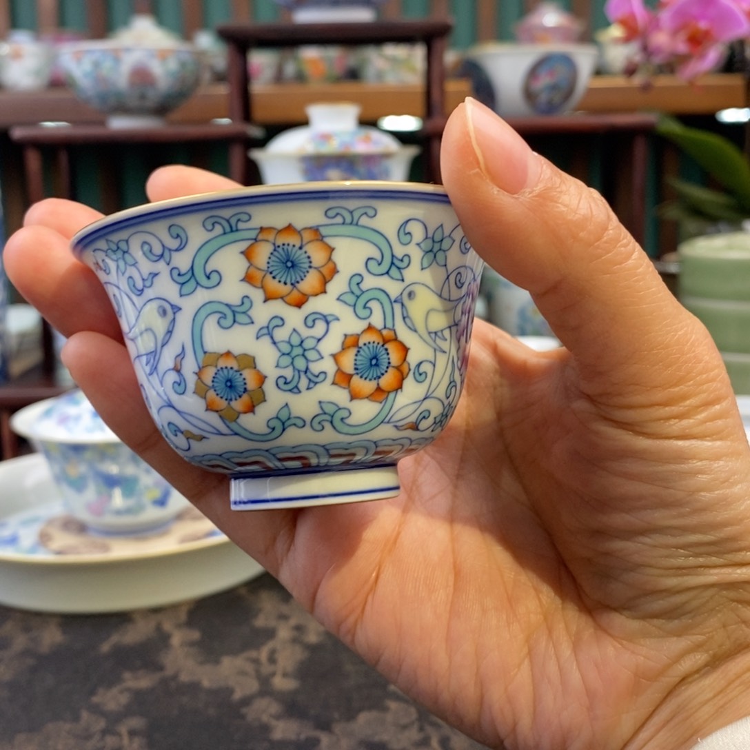 手工陶瓷柴胎斗彩燕子杯