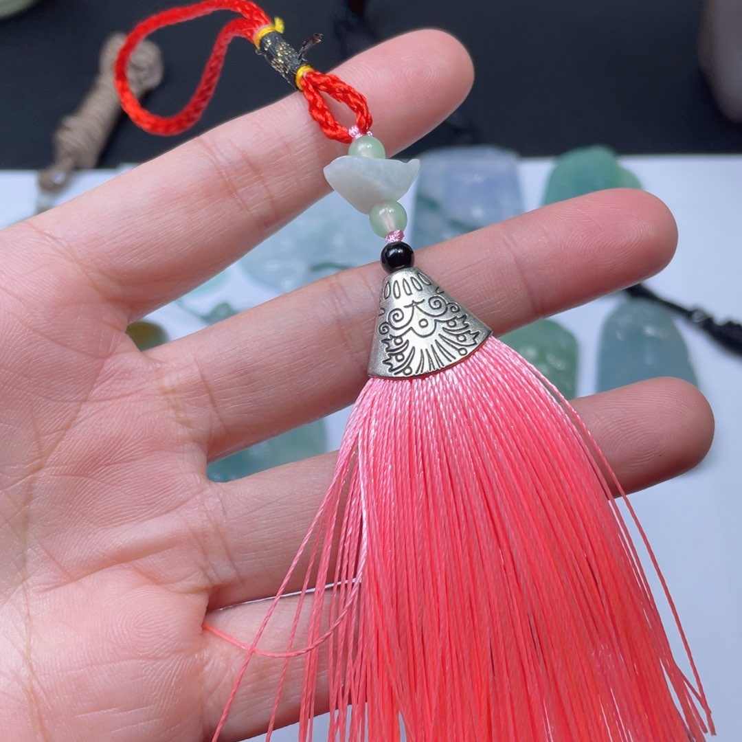 翡翠颈饰未镶嵌车挂